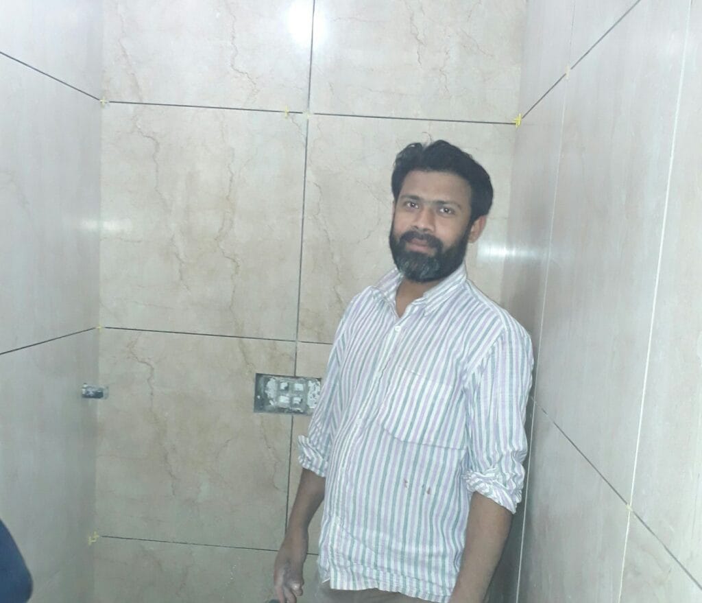 Isliye bathroom tile joint gap kitna hona chahiye, ye tile ke size aur placement par depend karta hai.