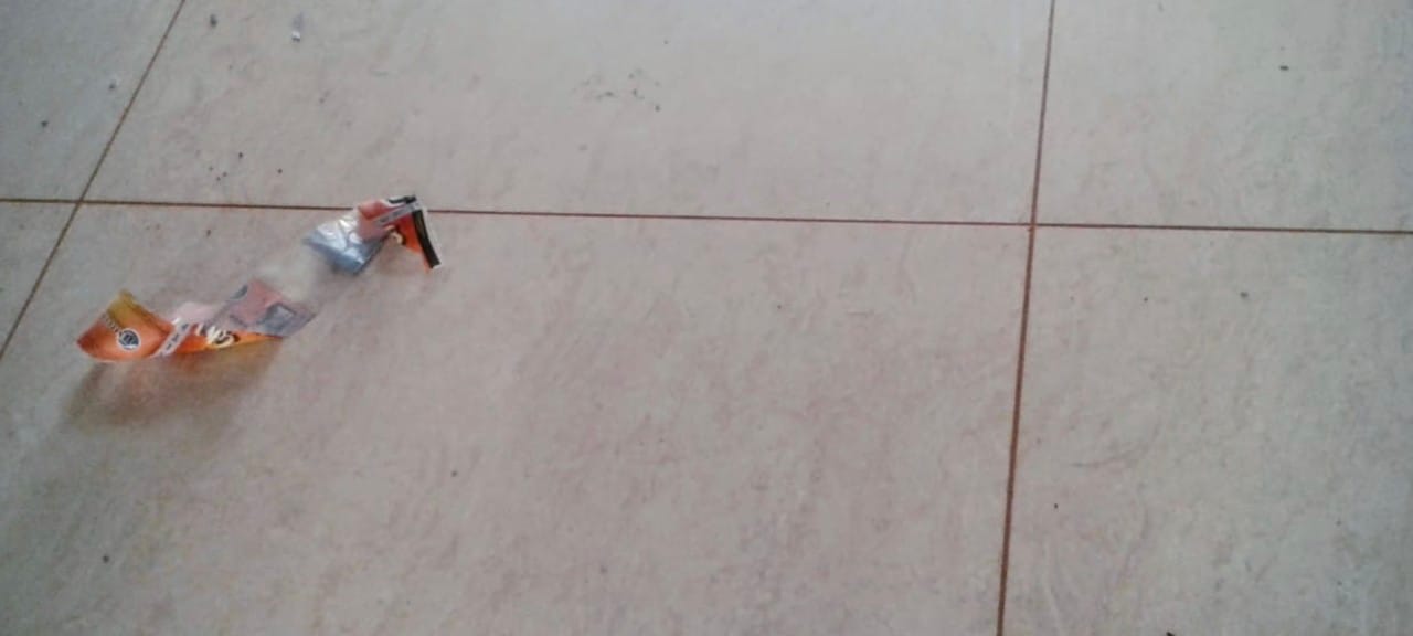 epoxy grout filled tile joints on floor tiles